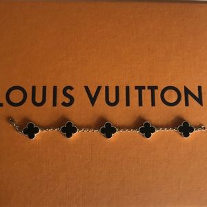 🎉 Black Clover Bracelet 🎉